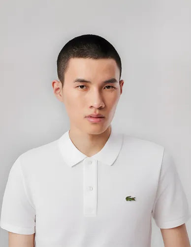 Polo-Shirt aus leichtem Piqué, klassische Passform